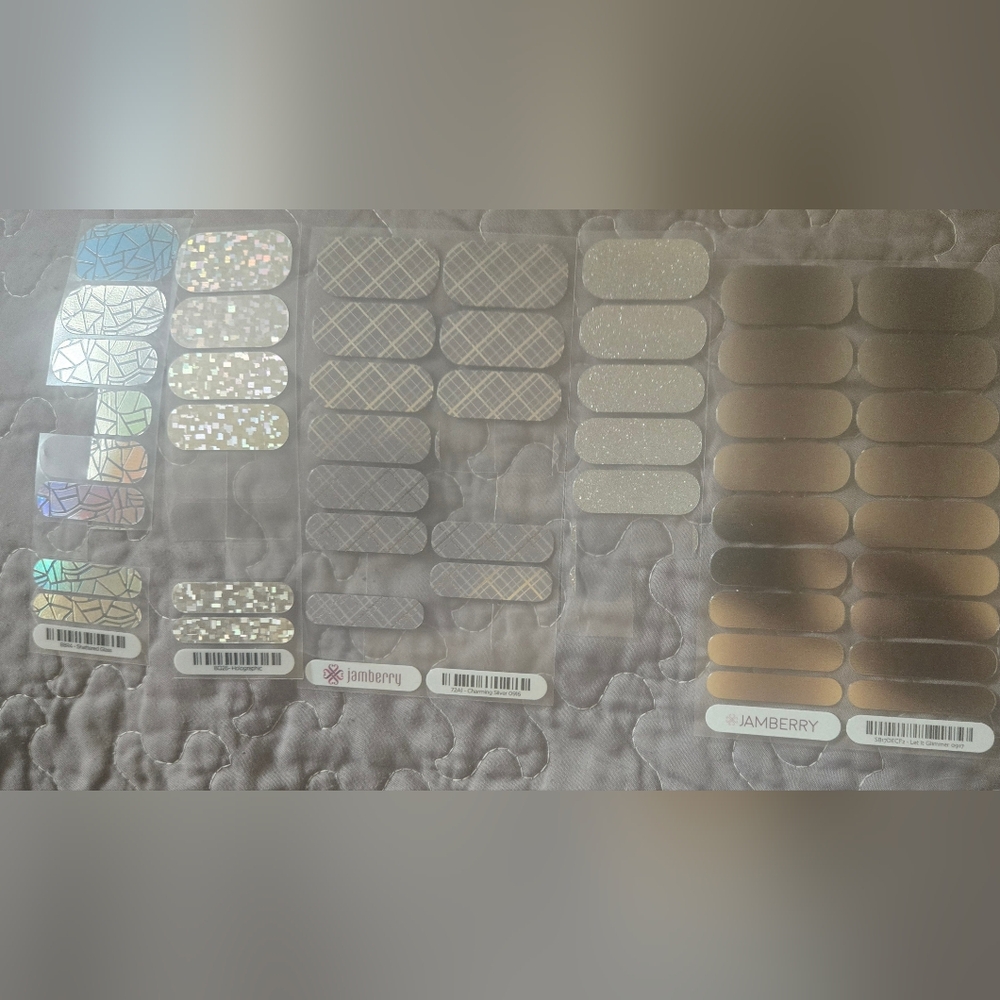 Lot for jamberry nail wraps in metallic